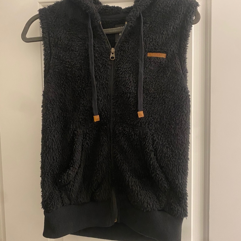 Black Billabong fuzzy vest